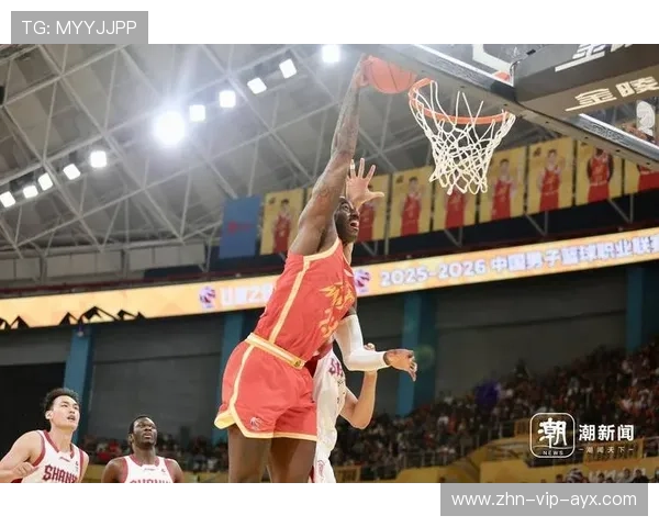 NBL 比赛中外援长距离三分引爆全场